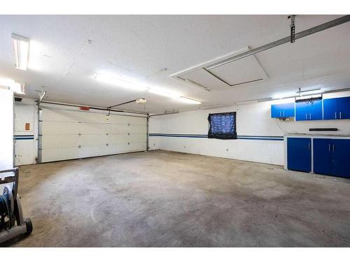 176 Archibald Close, Fort Mcmurray, AB - Indoor Photo Showing Garage