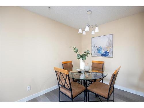 342-200 Richard Street, Fort Mcmurray, AB - Indoor Photo Showing Dining Room