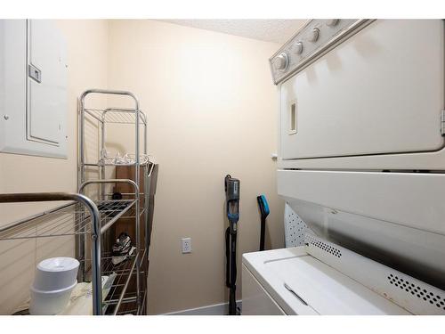342-200 Richard Street, Fort Mcmurray, AB - Indoor Photo Showing Laundry Room