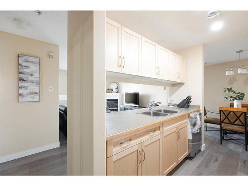 342-200 Richard Street, Fort Mcmurray, AB - Indoor Photo Showing Kitchen With Double Sink