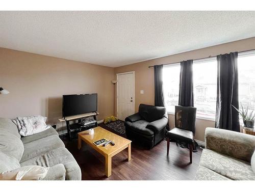 122 Erindale Road, Fort Mcmurray, AB - Indoor Photo Showing Living Room