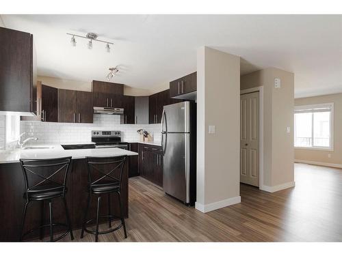 95-401 Athabasca Avenue, Fort Mcmurray, AB - Indoor Photo Showing Kitchen With Stainless Steel Kitchen