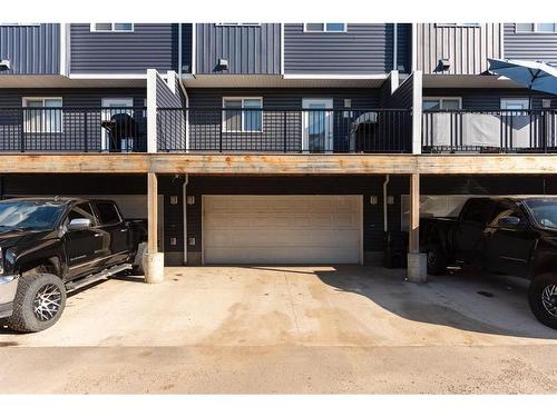 95-401 Athabasca Avenue, Fort Mcmurray, AB - Indoor Photo Showing Kitchen With Stainless Steel Kitchen With Double Sink With Upgraded Kitchen