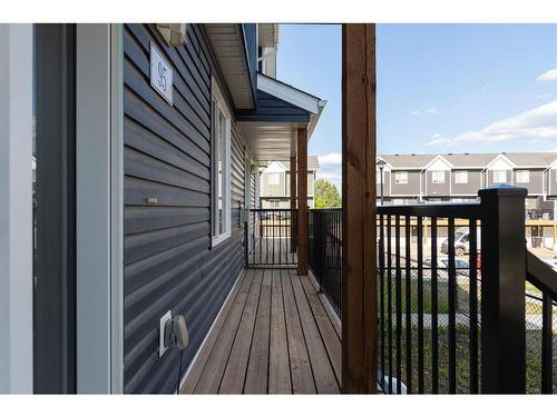 95-401 Athabasca Avenue, Fort Mcmurray, AB - Indoor Photo Showing Kitchen With Double Sink