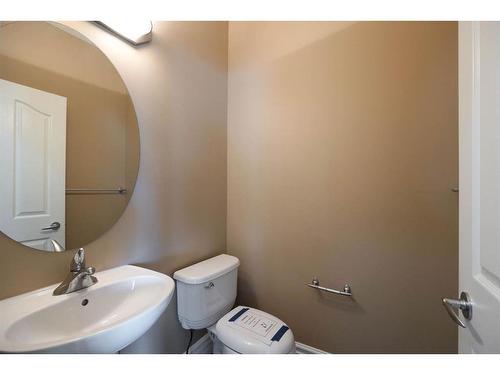 108 Wild Rose Street, Fort Mcmurray, AB - Indoor Photo Showing Bathroom