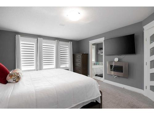 481 Walnut Crescent, Fort Mcmurray, AB - Indoor Photo Showing Bedroom