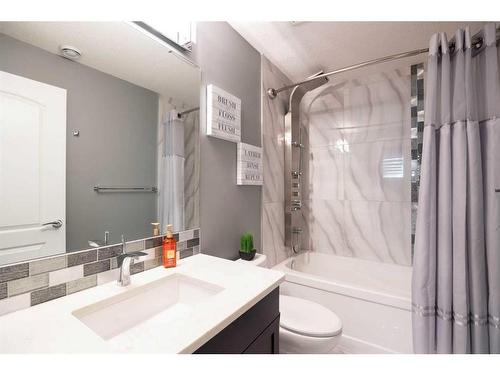 481 Walnut Crescent, Fort Mcmurray, AB - Indoor Photo Showing Bathroom