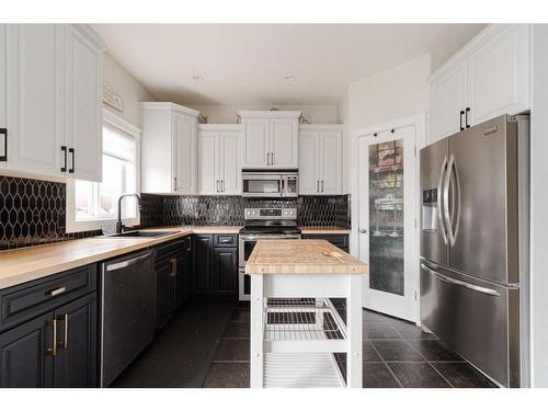 117 Crabapple Way, Fort Mcmurray, AB - Indoor Photo Showing Kitchen