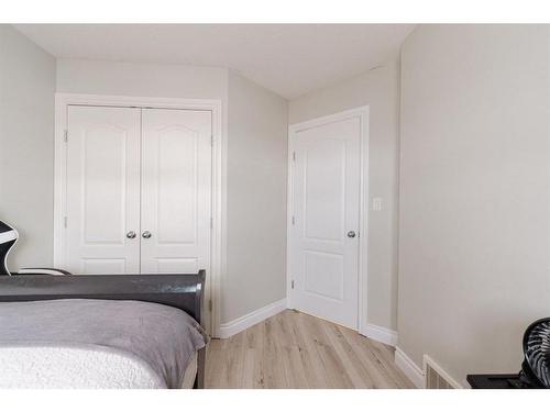 117 Crabapple Way, Fort Mcmurray, AB - Indoor Photo Showing Bedroom