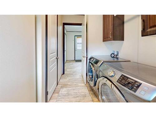 292 Clausen Crescent, Fort Mcmurray, AB - Indoor Photo Showing Laundry Room