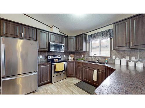 292 Clausen Crescent, Fort Mcmurray, AB - Indoor Photo Showing Kitchen With Double Sink