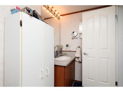 144 Grey Owl Place, Fort Mcmurray, AB - Indoor Photo Showing Bathroom