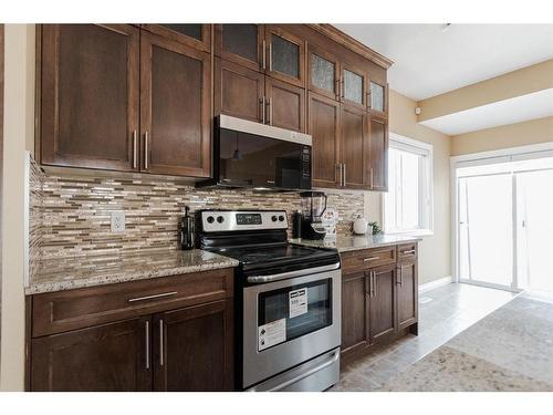136 Ward Crescent, Fort Mcmurray, AB - Indoor Photo Showing Kitchen