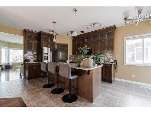 136 Ward Crescent, Fort Mcmurray, AB - Indoor Photo Showing Kitchen With Upgraded Kitchen