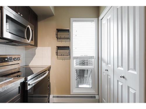724-201 Abasand, Fort Mcmurray, AB - Indoor Photo Showing Kitchen