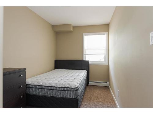 724-201 Abasand, Fort Mcmurray, AB - Indoor Photo Showing Bedroom