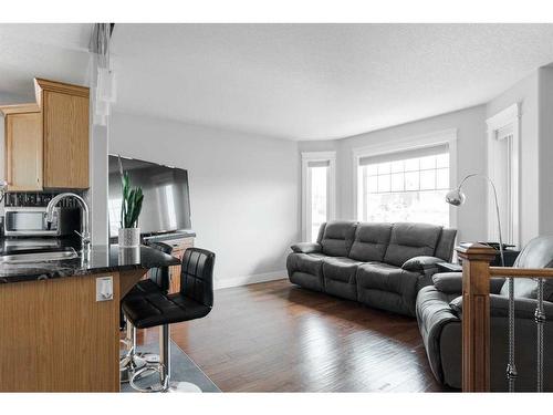 299 Warren Road, Fort Mcmurray, AB - Indoor Photo Showing Living Room