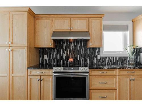 299 Warren Road, Fort Mcmurray, AB - Indoor Photo Showing Kitchen