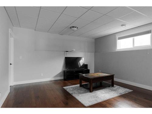 299 Warren Road, Fort Mcmurray, AB - Indoor