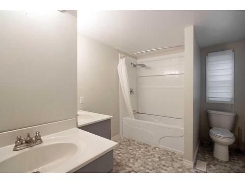 257 Caouette Crescent, Fort Mcmurray, AB - Indoor Photo Showing Bathroom