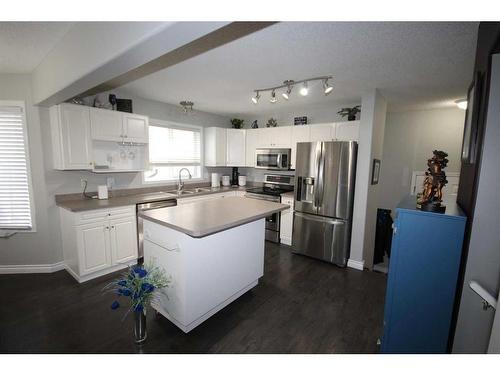 236 Sitka Drive, Fort Mcmurray, AB - Indoor Photo Showing Kitchen With Double Sink