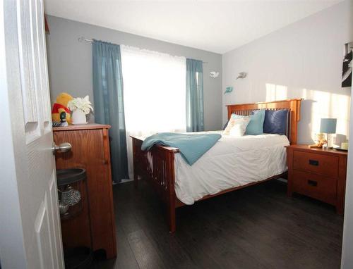 236 Sitka Drive, Fort Mcmurray, AB - Indoor Photo Showing Bedroom