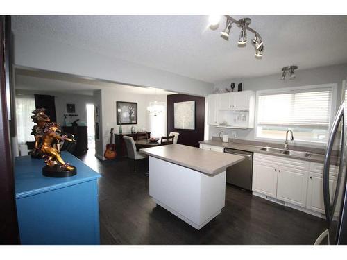 236 Sitka Drive, Fort Mcmurray, AB - Indoor Photo Showing Kitchen With Double Sink