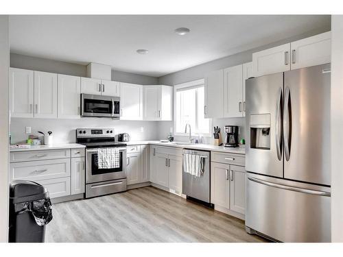 27-120 Warren Way, Fort Mcmurray, AB - Indoor Photo Showing Kitchen With Stainless Steel Kitchen