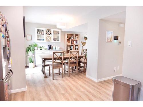 27-120 Warren Way, Fort Mcmurray, AB - Indoor Photo Showing Dining Room