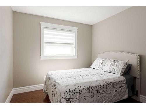 168 Atkinson Lane, Fort Mcmurray, AB - Indoor Photo Showing Bedroom