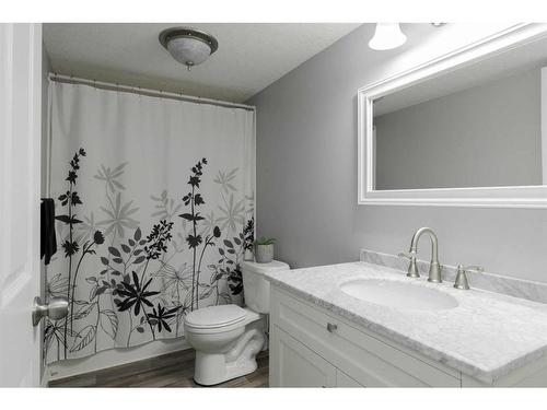 168 Atkinson Lane, Fort Mcmurray, AB - Indoor Photo Showing Bathroom