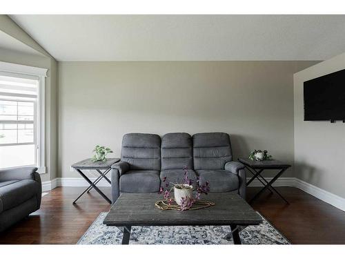 168 Atkinson Lane, Fort Mcmurray, AB - Indoor Photo Showing Living Room