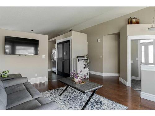 168 Atkinson Lane, Fort Mcmurray, AB - Indoor Photo Showing Living Room