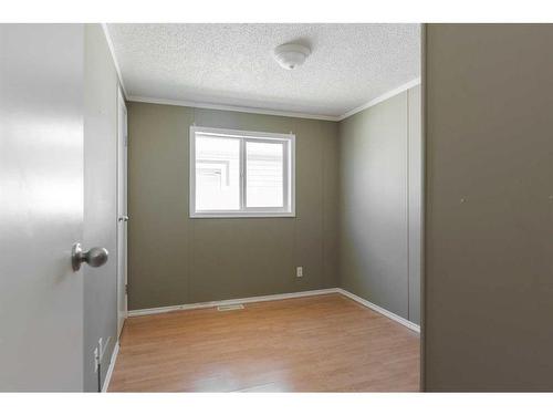409 Harpe Way, Fort Mcmurray, AB - Indoor Photo Showing Other Room