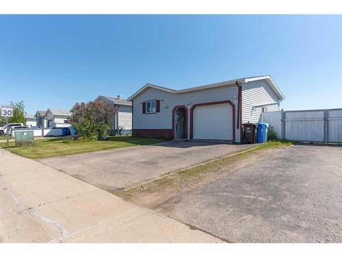 409 Harpe Way, Fort Mcmurray, AB - Outdoor