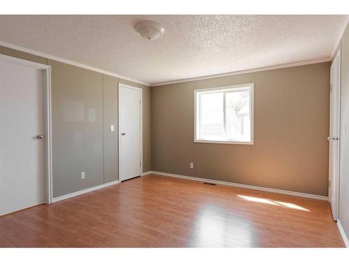 409 Harpe Way, Fort Mcmurray, AB - Indoor Photo Showing Other Room