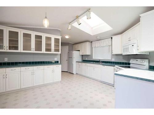 296 Cree Road, Fort Mcmurray, AB - Indoor Photo Showing Kitchen