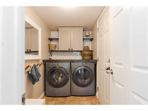 101 Lanauze Street, Fort Mcmurray, AB - Indoor Photo Showing Laundry Room