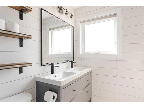 101 Lanauze Street, Fort Mcmurray, AB - Indoor Photo Showing Bathroom