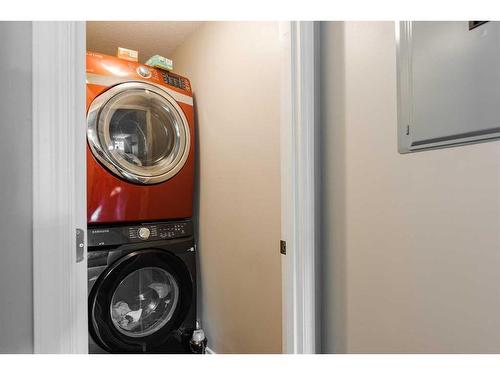 101 Lanauze Street, Fort Mcmurray, AB - Indoor Photo Showing Laundry Room