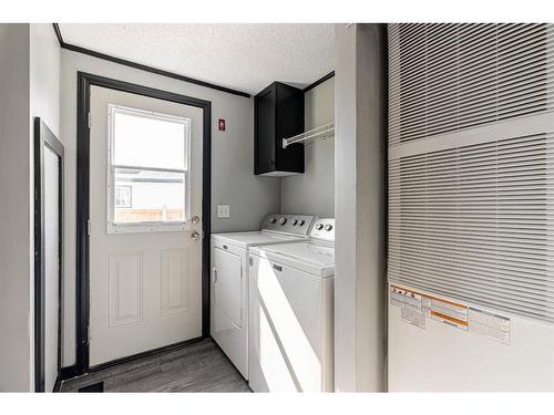 104 Harpe Way, Fort Mcmurray, AB - Indoor Photo Showing Laundry Room