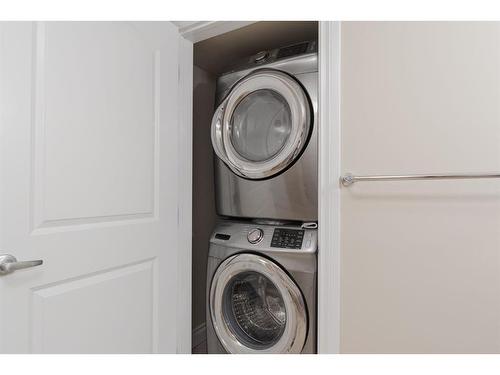 132 Gravelstone Road, Fort Mcmurray, AB - Indoor Photo Showing Laundry Room