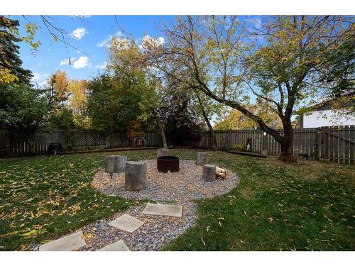121 Signal Cove, Fort Mcmurray, AB - Outdoor With Backyard