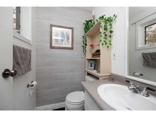 121 Signal Cove, Fort Mcmurray, AB - Indoor Photo Showing Bathroom