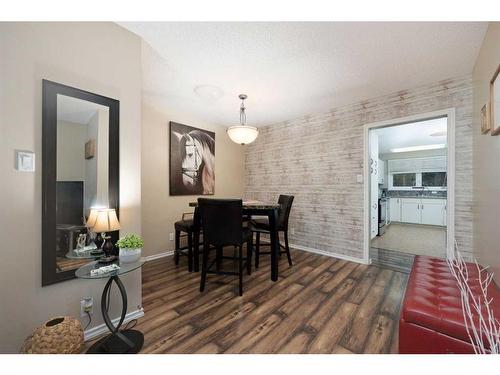 121 Signal Cove, Fort Mcmurray, AB - Indoor Photo Showing Dining Room