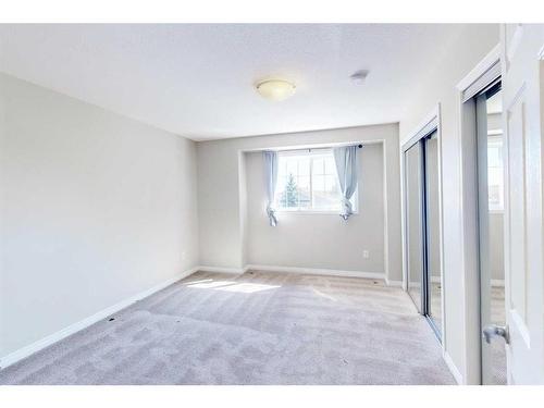 4106-200 Lougheed Drive, Fort Mcmurray, AB - Indoor Photo Showing Other Room