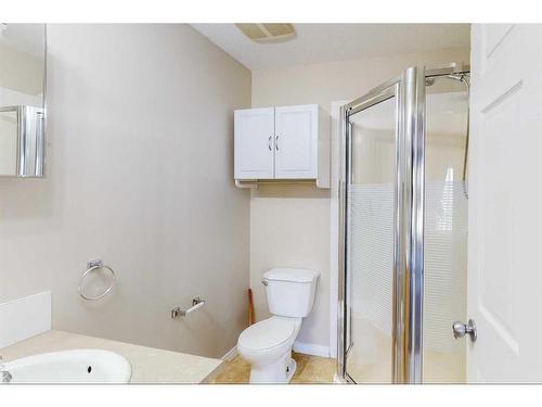 4106-200 Lougheed Drive, Fort Mcmurray, AB - Indoor Photo Showing Bathroom