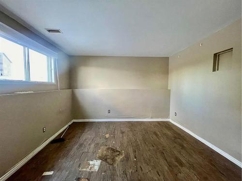 221 Timberline Drive, Fort Mcmurray, AB - Indoor Photo Showing Other Room