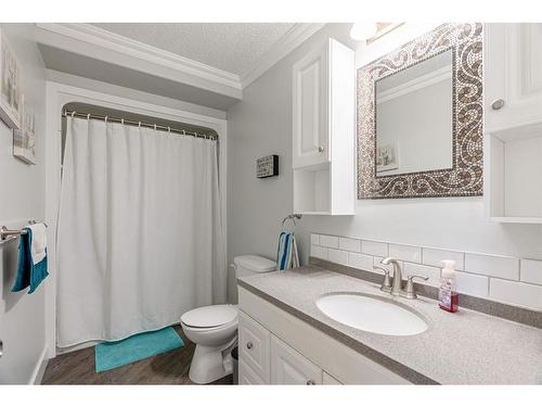 399 Cornwall Drive, Fort Mcmurray, AB - Indoor Photo Showing Bathroom