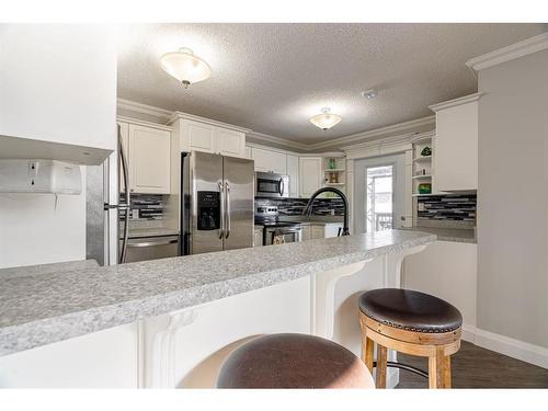 399 Cornwall Drive, Fort Mcmurray, AB - Indoor Photo Showing Kitchen